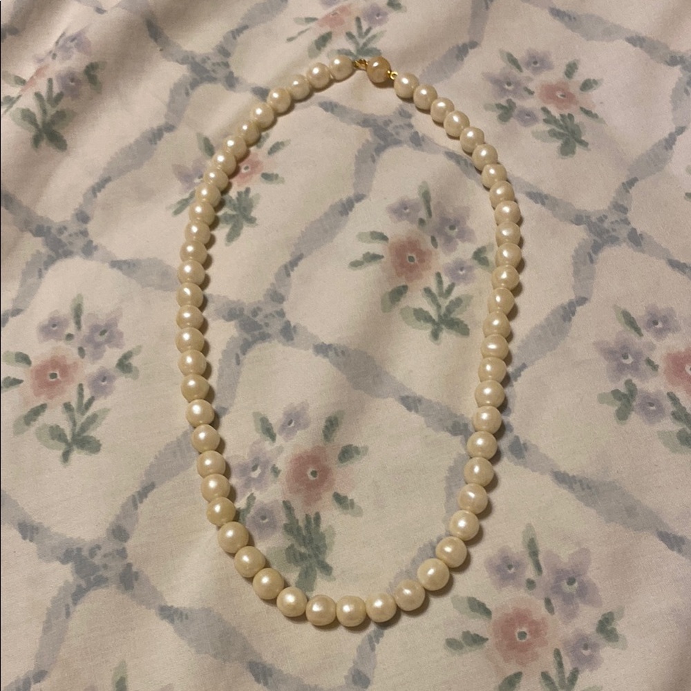 Faux Cream Pearl Necklace